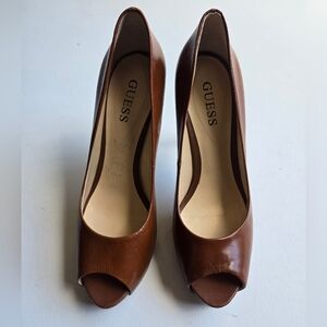 Guess "Patches" Brown Peep Toe Platform Leather Heels Women's Size 7
